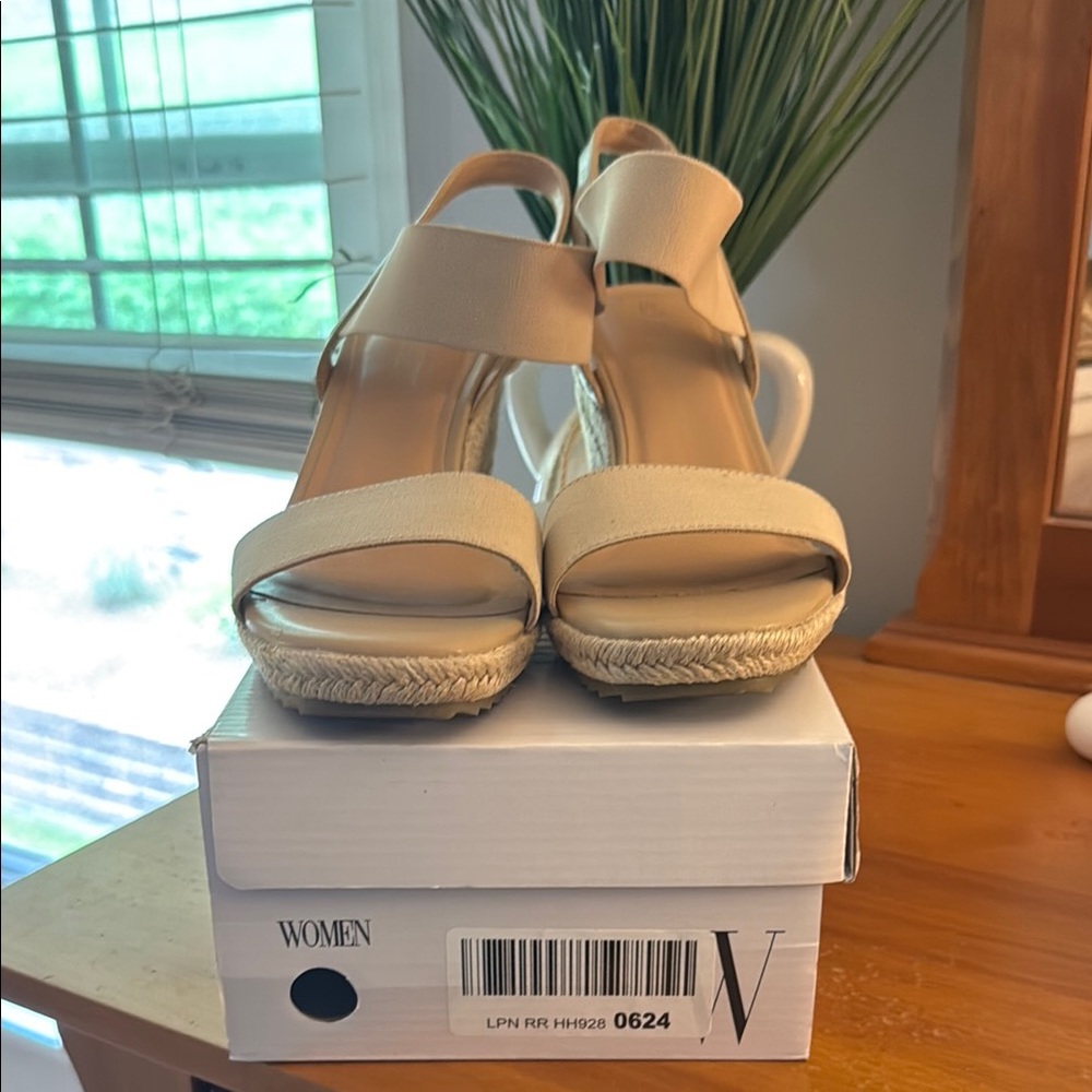 Elegant Cream Women's Espadrille Sandals